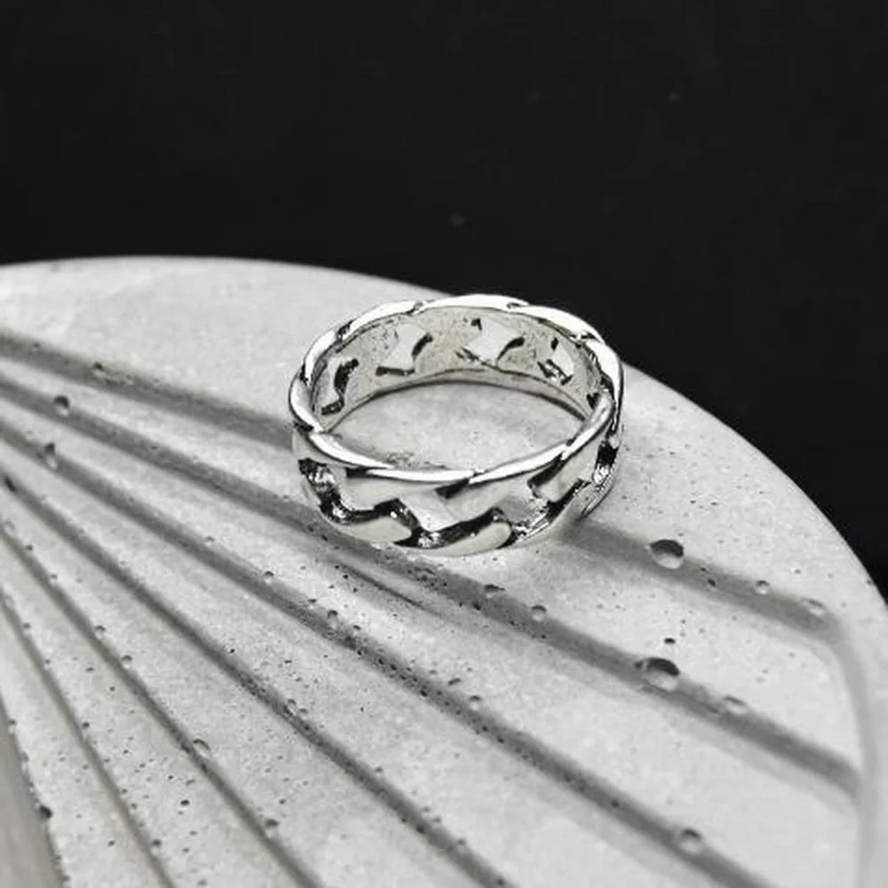 Edgy Flat Chain Ring